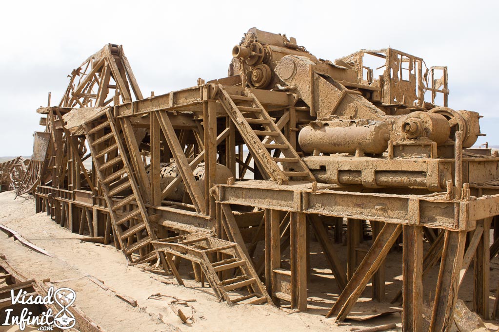 Fábrica abandonada en la Costa de los Esqueletos